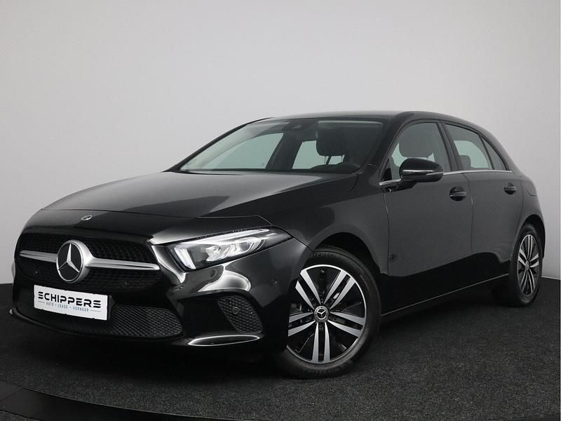 Zwart Gebruikt 2022 Mercedes A250 Business Hatchback | € 26.900 (Super prijs) - Afbeelding 1/4