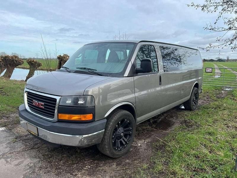 Grijs Gebruikt 2014 GMC Savana | € 19.000 - Afbeelding 1/4