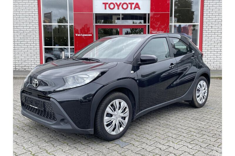 Gebruikt 2023 Toyota Aygo Play Hatchback | € 16.499 (Goede deal) - Afbeelding 1/1