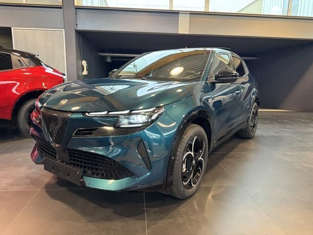 Blauw Nieuw 2025 Alfa Romeo GT Junior SUV | € 32.500 - Afbeelding 1/4