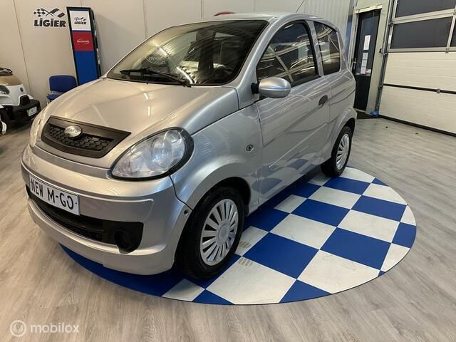 Grijs Gebruikt 2009 Microcar M.Go Hatchback | € 7.795 (Iets duurder) - Afbeelding 1/4
