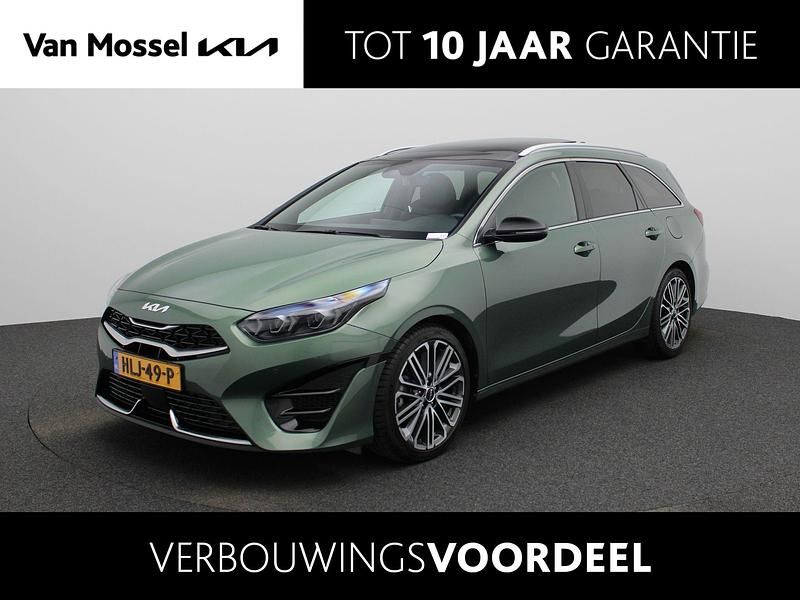 Groen Occasion 2025 Kia Ceed GT Hatchback | € 35.940 (Eerlijke prijs) - Afbeelding 1/2
