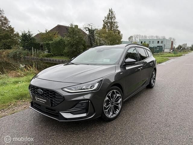Grijs Gebruikt 2023 Ford Focus ST-Line X Stationwagen | € 24.495 (Super prijs) - Afbeelding 1/4