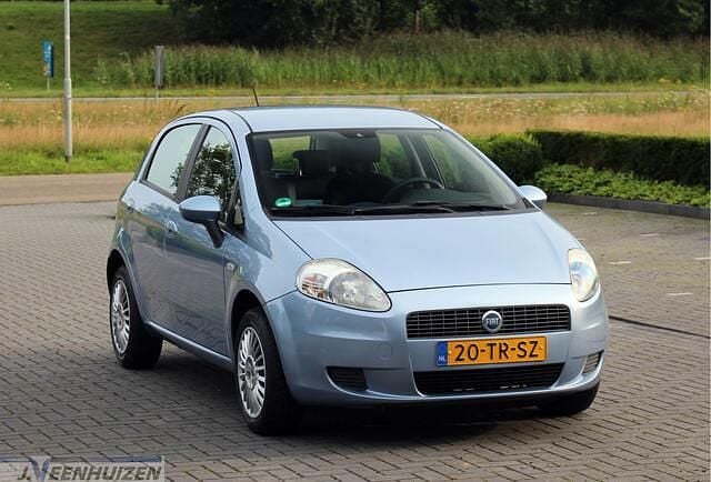 Blauw Gebruikt 2007 Fiat Grande Punto Hatchback | € 2.799 (Eerlijke prijs) - Afbeelding 1/4