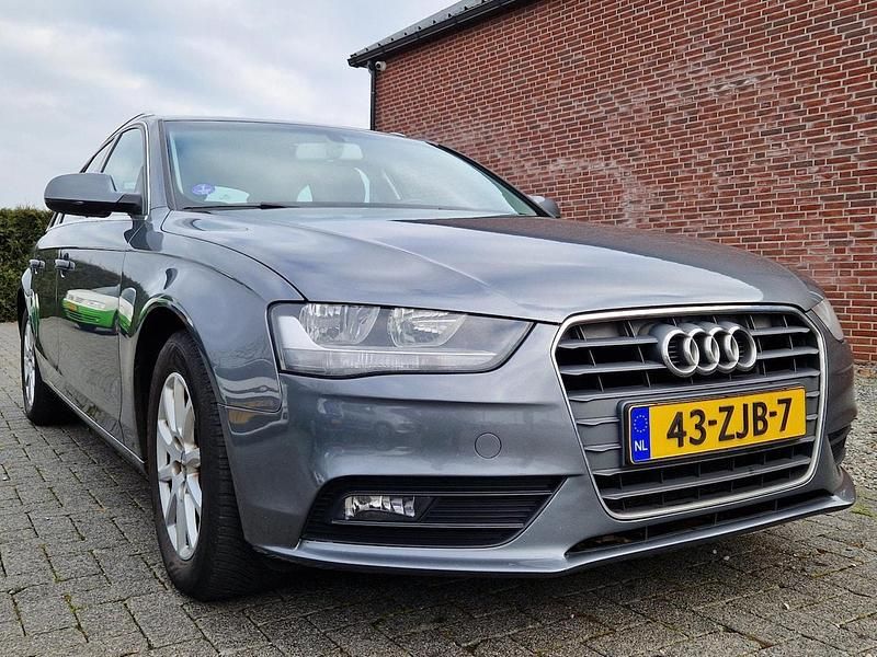 Grijs Occasion 2012 Audi A4 Business Stationwagen | € 5.950 (Goede deal) - Afbeelding 1/4