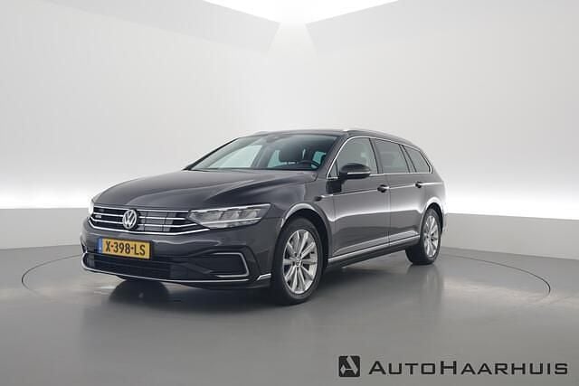 Grijs Gebruikt 2020 VW Passat Business Stationwagen | € 20.800 (Goede deal) - Afbeelding 1/3