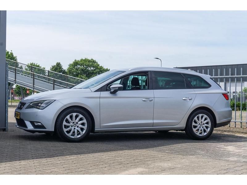 Occasion Seat Leon CONNECT 110 PK (80 kW) 2016 Grijs Stationwagen