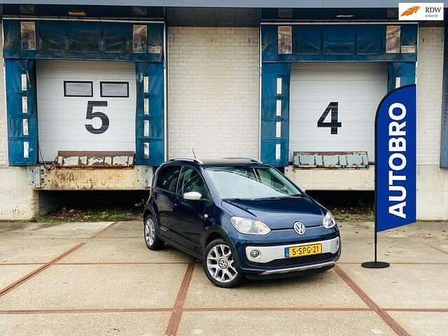 Blauw Gebruikt 2013 VW cross up! Hatchback | € 7.799 (Eerlijke prijs) - Afbeelding 1/4
