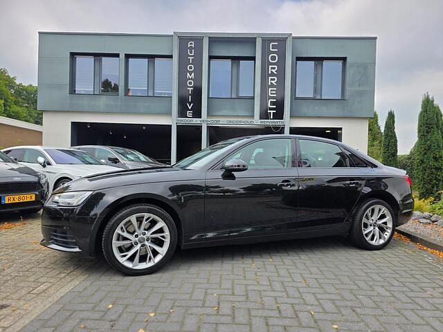 Zwart Gebruikt 2017 Audi A4 Sport Sedan | € 16.950 (Eerlijke prijs) - Afbeelding 1/4