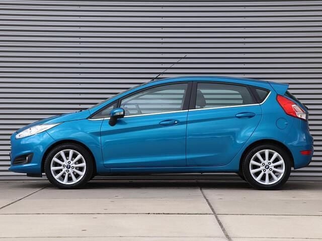 Occasion Ford Fiesta Titanium 101 PK (74 kW) 2015 Blauw Hatchback