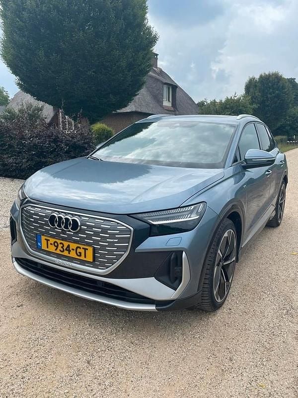 Gebruikt 2021 Audi Q4 e-tron S-Line SUV | € 26.000 (Super prijs) - Afbeelding 1/4
