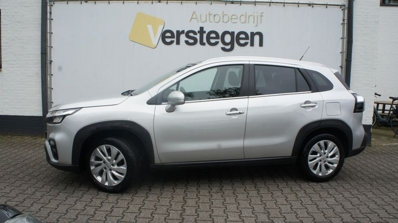 Grijs Gebruikt 2024 Suzuki SX4 S-Cross SUV | € 26.450 (Eerlijke prijs) - Afbeelding 1/4