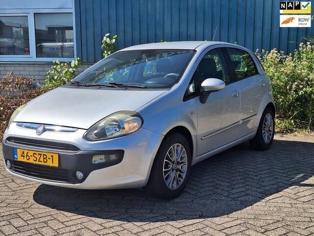 Grijs Gebruikt 2012 Fiat Punto Evo Dynamic Hatchback | € 3.950 (Eerlijke prijs) - Afbeelding 1/4