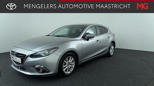 Grijs Gebruikt 2015 Mazda 3 Hatchback | € 15.950 (Eerlijke prijs) - Afbeelding 1/4