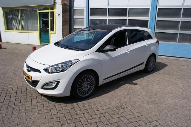 Wit Gebruikt 2014 Hyundai i30 Stationwagen | € 8.950 (Eerlijke prijs) - Afbeelding 1/4