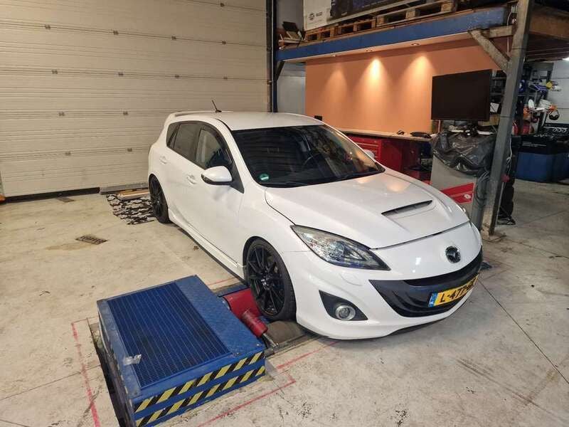 Wit Gebruikt 2012 Mazda 3 Hatchback | € 14.000 (Goede deal) - Afbeelding 1/4