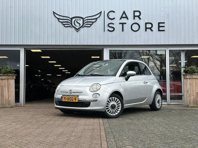 Grijs, metallic lak Gebruikt 2011 Fiat 500 Lounge Hatchback | € 5.450 (Eerlijke prijs) - Afbeelding 1/4