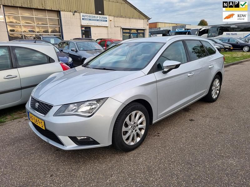 Grijs Gebruikt 2015 Seat Leon CONNECT Stationwagen | € 4.950 (Eerlijke prijs) - Afbeelding 1/4