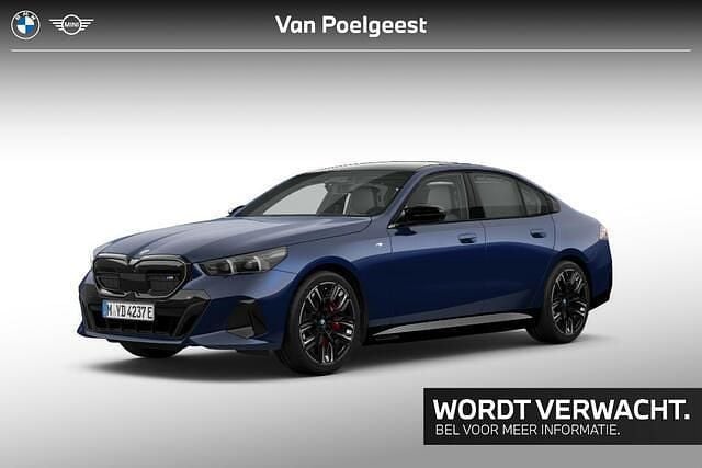 Bmw individual tansanit metallic (blauw metallic) Occasion 2024 BMW i5 Comfort Edition Sedan | € 73.900 (Goede deal) - Afbeelding 1/2