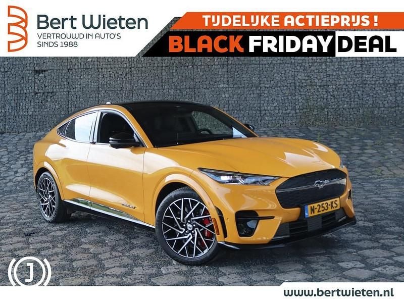 Goud Gebruikt 2021 Ford Mustang Mach-E GT SUV | € 37.290 - Afbeelding 1/3