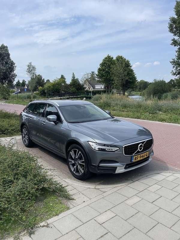 Grijs Gebruikt 2017 Volvo V90 CC Stationwagen | € 21.995 - Afbeelding 1/4
