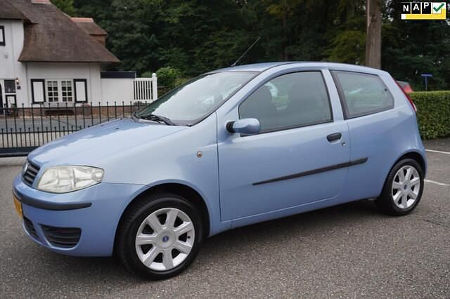 Blauw Occasion 2005 Fiat Punto Dynamic Hatchback | € 1.500 (Eerlijke prijs) - Afbeelding 1/4