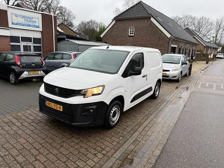 Wit Gebruikt 2021 Peugeot Partner Premium MPV | € 13.950 (Goede deal) - Afbeelding 1/4