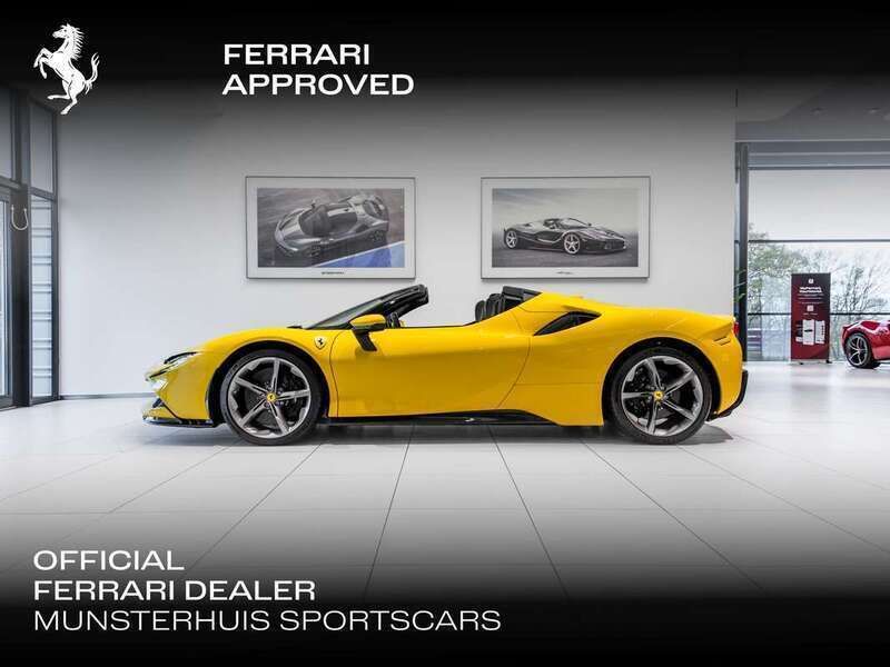 Geel Nieuw 2025 Ferrari SF90 Cabriolet | € 489.000 - Afbeelding 1/4