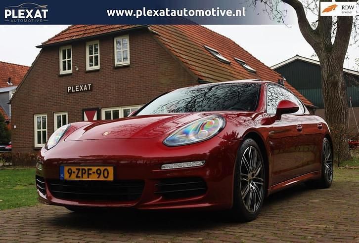 Rood Gebruikt 2015 Porsche Panamera Sedan | € 34.945 (Goede deal) - Afbeelding 1/1