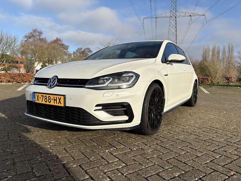 Occasion 2018 VW Golf Highline Sedan | € 17.225 (Eerlijke prijs) - Afbeelding 1/4