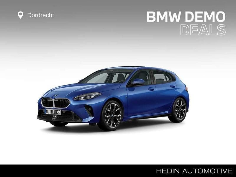 Blauw Gebruikt 2025 BMW 120 M Sport Hatchback | € 38.895 - Afbeelding 1/3