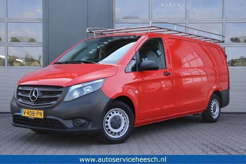 Rood Gebruikt 2018 Mercedes Vito MPV | € 13.750 (Super prijs) - Afbeelding 1/3