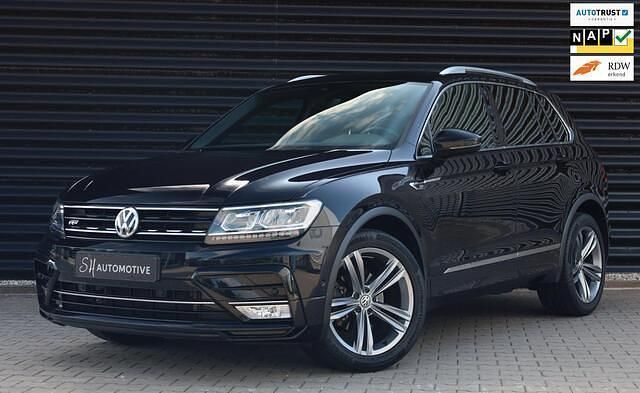 Zwart Gebruikt 2017 VW Tiguan Comfortline SUV | € 26.450 (Duur) - Afbeelding 1/4