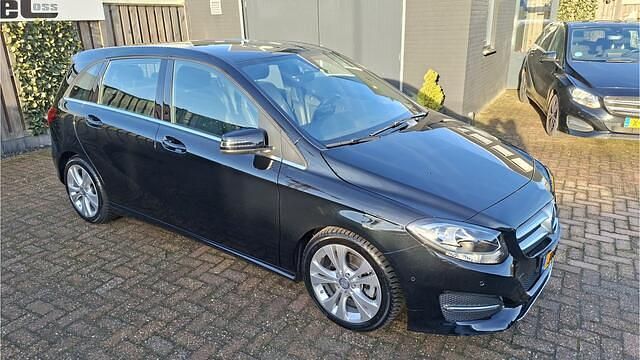 Occasion Mercedes B180 Business 122 PK (89 kW) 2016 Zwart (metallic) MPV