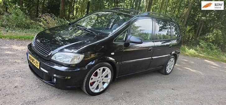 Zwart Gebruikt 2004 Opel Zafira OPC MPV | € 2.000 (Goede deal) - Afbeelding 1/4