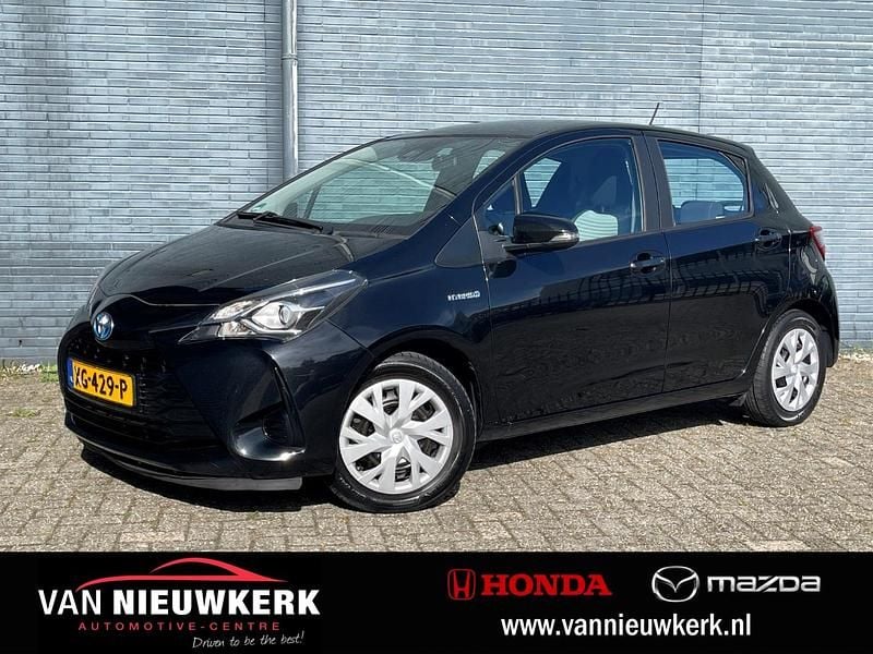 Zwart Gebruikt 2019 Toyota Yaris Hybrid Connect Style Hatchback | € 13.900 (Goede deal) - Afbeelding 1/4