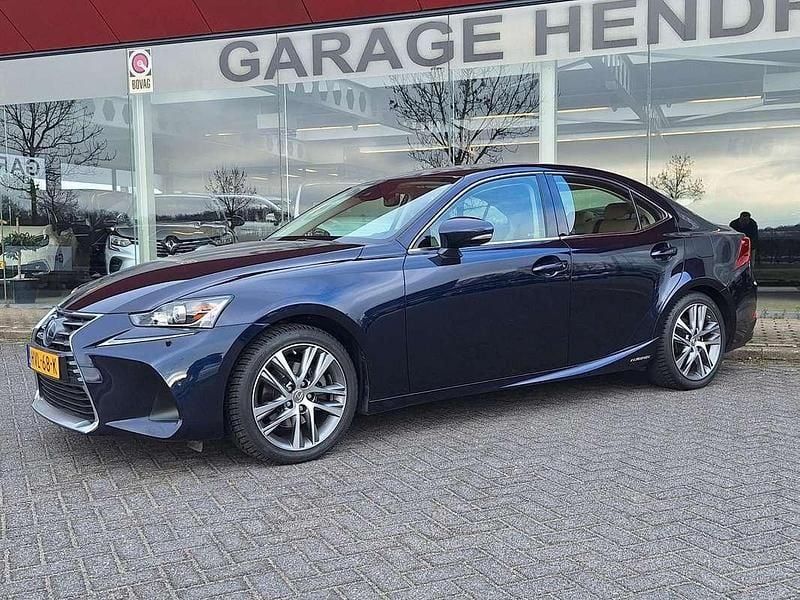 Occasion Lexus IS300h Luxury Line 223 PK (164 kW) 2019 Blauw Sedan