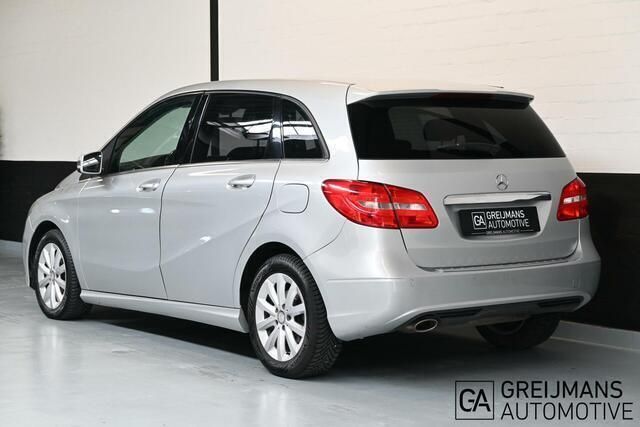 Occasion Mercedes B180 Ambition 123 PK (90 kW) 2014 Grijs, metallic lak MPV