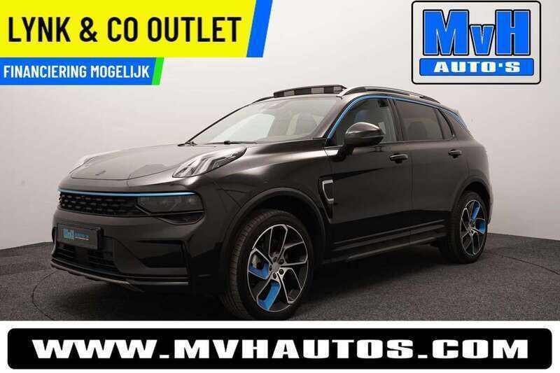 Zwart, metallic lak Gebruikt 2023 Lynk & Co 01 SUV | € 29.299 (Eerlijke prijs) - Afbeelding 1/1