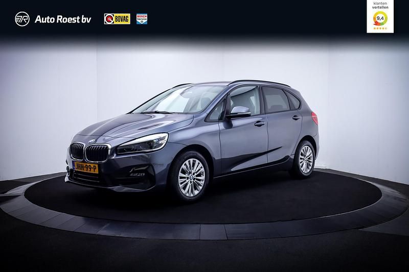 Grijs Gebruikt 2020 BMW 218 Advantage Stationwagen | € 24.925 (Eerlijke prijs) - Afbeelding 1/4