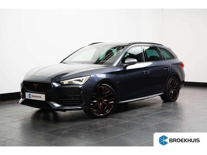 Grijs Gebruikt 2023 Cupra Leon VZ Stationwagen | € 32.900 (Iets duurder) - Afbeelding 1/4