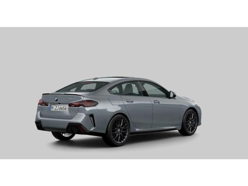 Grijs, metallic lak Gebruikt 2025 BMW 220 M Sport Coupé | € 44.880 (Goede deal) - Afbeelding 1/2
