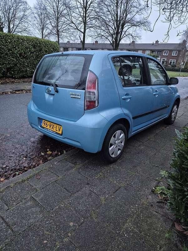 Occasion Daihatsu Sirion 87 PK (63 kW) 2005 Blauw Hatchback