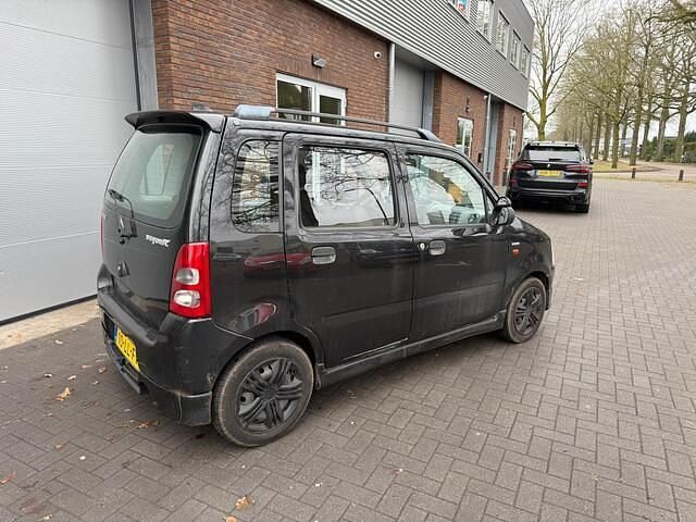 Occasion Suzuki Wagon R 76 PK (55 kW) 2003 Zwart MPV