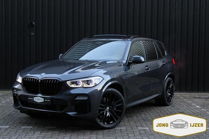 Grijs Occasion 2021 BMW X5 M Sport SUV | € 61.500 (Goede deal) - Afbeelding 1/4