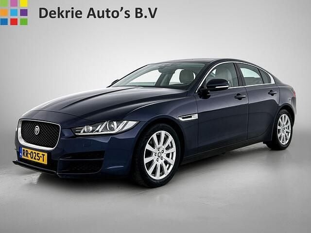 Blauw (metallic) Gebruikt 2018 Jaguar XE Prestige Sedan | € 18.990 (Goede deal) - Afbeelding 1/4