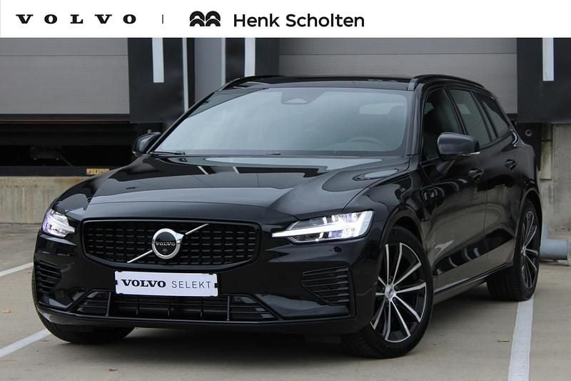Zwart Occasion 2025 Volvo V60 Plus Stationwagen | € 47.950 (Eerlijke prijs) - Afbeelding 1/4