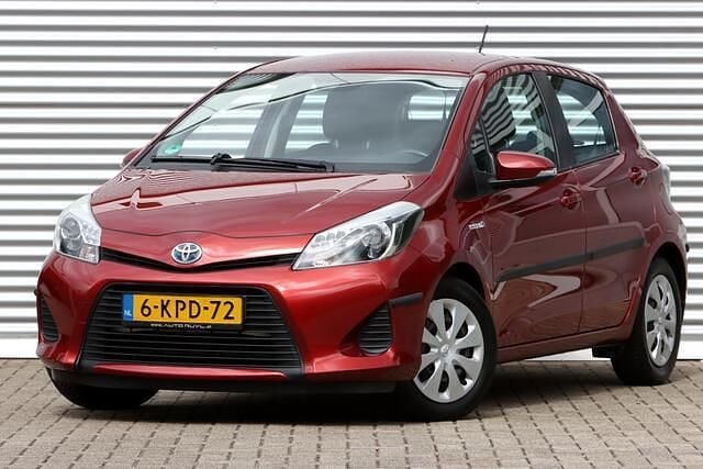Rood Gebruikt 2013 Toyota Yaris Hatchback | € 10.945 (Eerlijke prijs) - Afbeelding 1/4