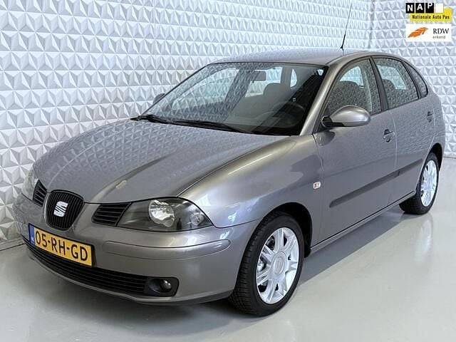 Grijs Gebruikt 2005 Seat Ibiza Reference Hatchback | € 1.499 (Eerlijke prijs) - Afbeelding 1/4