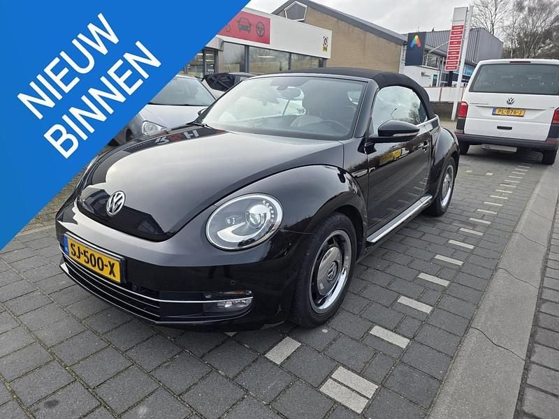 Zwart Occasion 2018 VW Beetle Design Cabriolet | € 17.750 (Eerlijke prijs) - Afbeelding 1/4